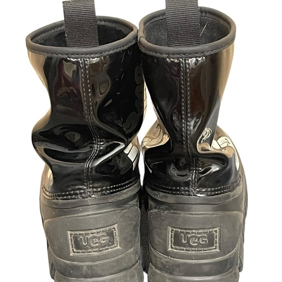 UGG Women's Classic Sherpa lined Brellah Mini Boot 1144059 -
Ladies Size 6 - Picture 8 of 12